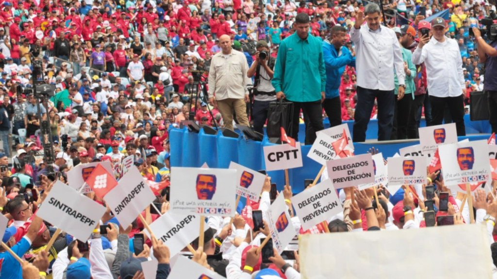 jefe-de-estado-acto-central-de-la-clase-obrera-en-el-monumental-25186