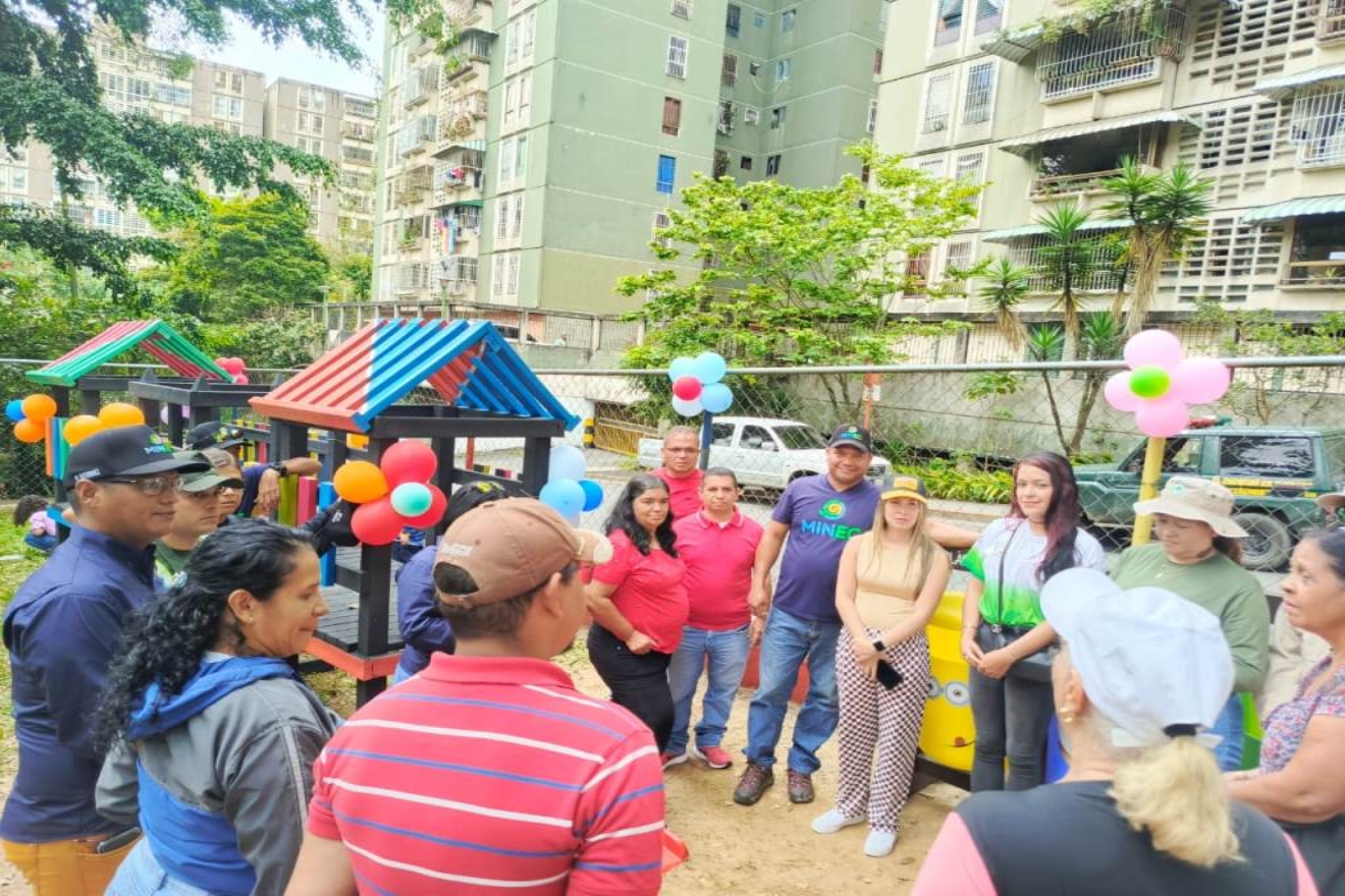 Mintec-entrega-parque-infantil-2