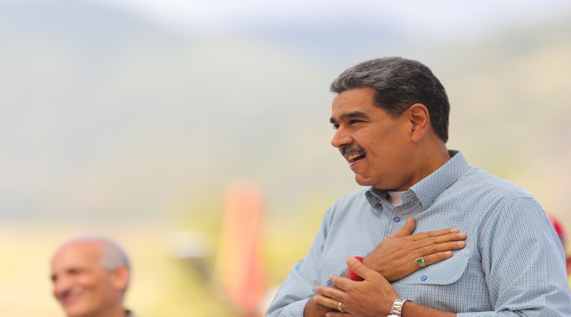 presidente-maduro-muestra-misiva-llena-verdades-bendiciones